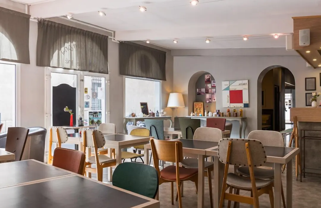 Hotel Edmond Rostand-1